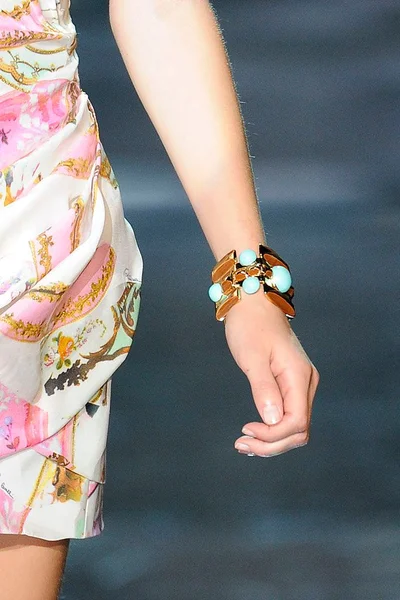 Look 14